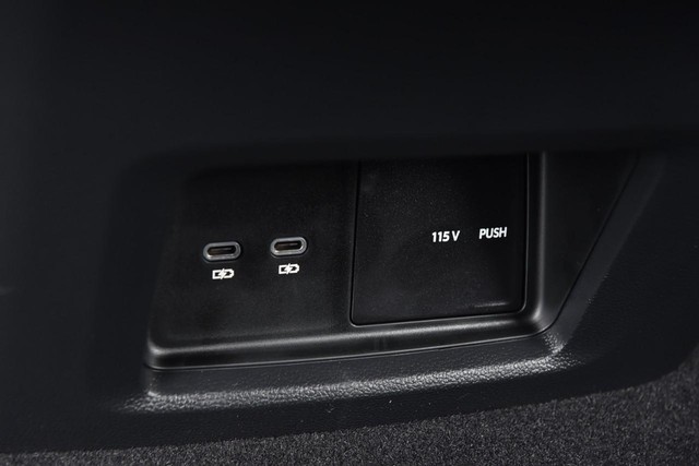 Volkswagen Atlas Cross Sport Vehicle Image 24