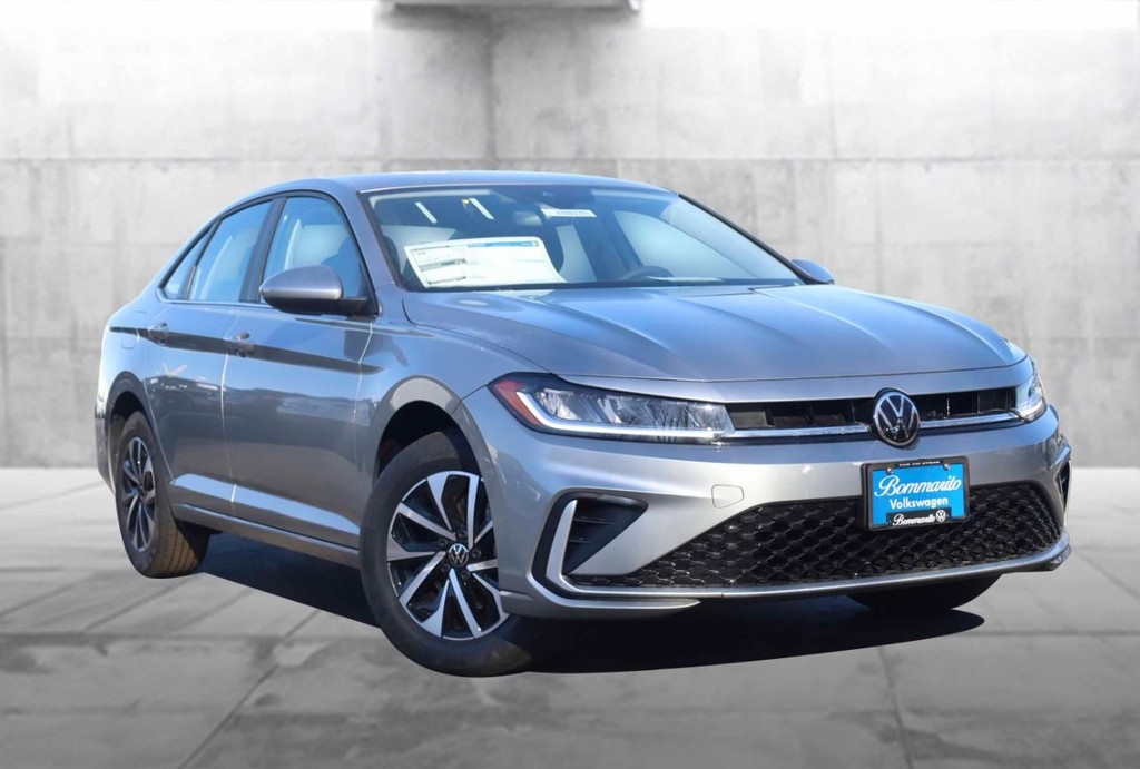Volkswagen Jetta Vehicle Full-screen Gallery Image 2