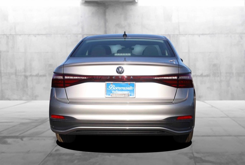 Volkswagen Jetta Vehicle Full-screen Gallery Image 6