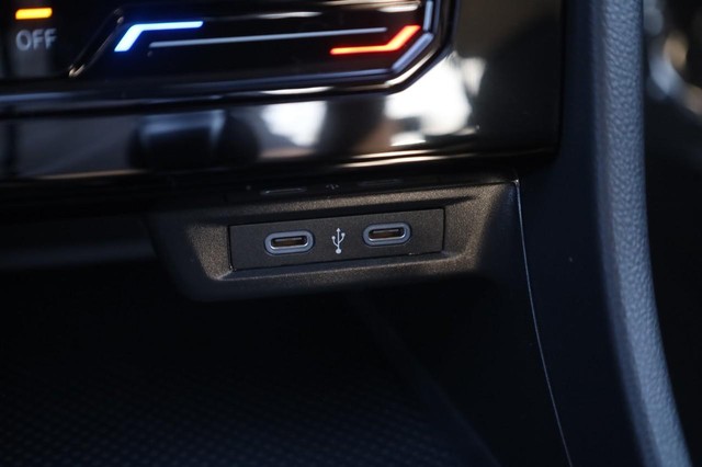 Volkswagen Jetta Vehicle Image 17