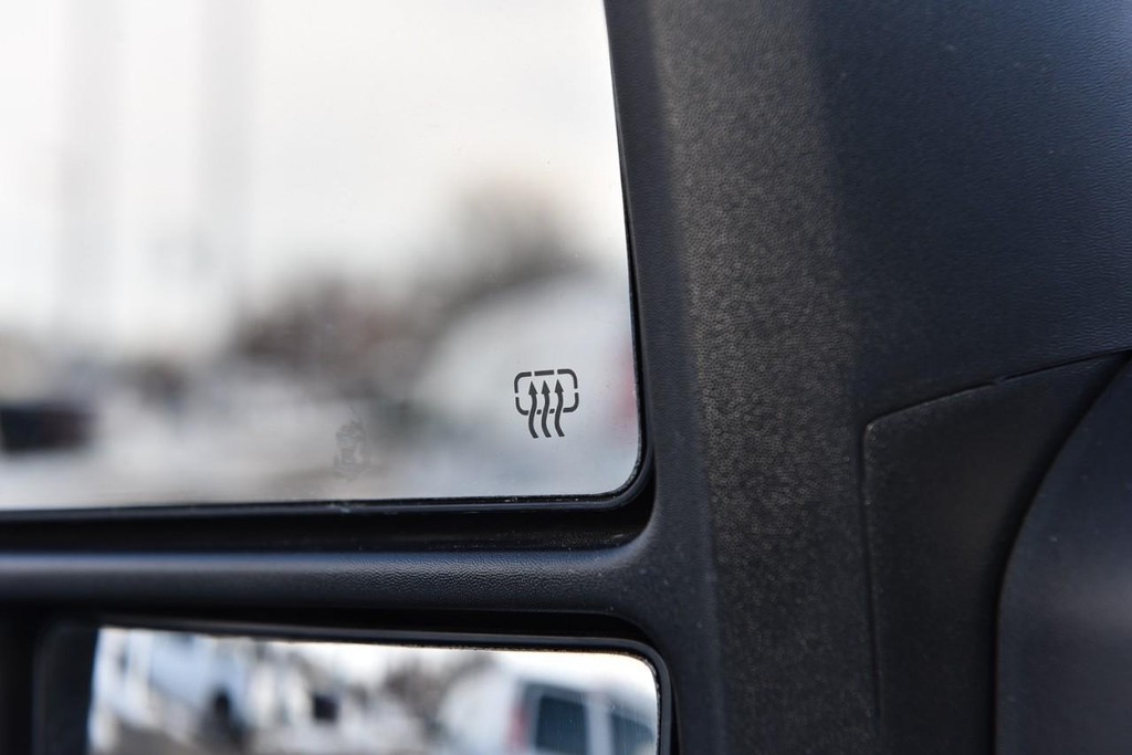 Ram 2500 Vehicle Full-screen Gallery Image 11