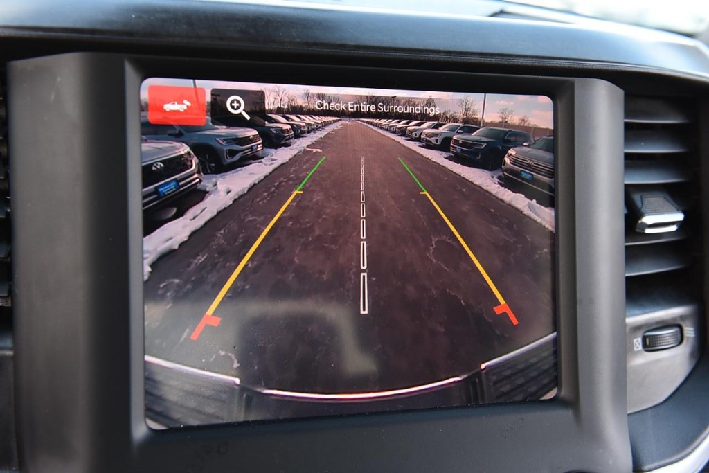 Ram 2500 Vehicle Full-screen Gallery Image 14