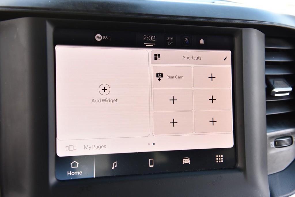 Ram 2500 Vehicle Full-screen Gallery Image 15