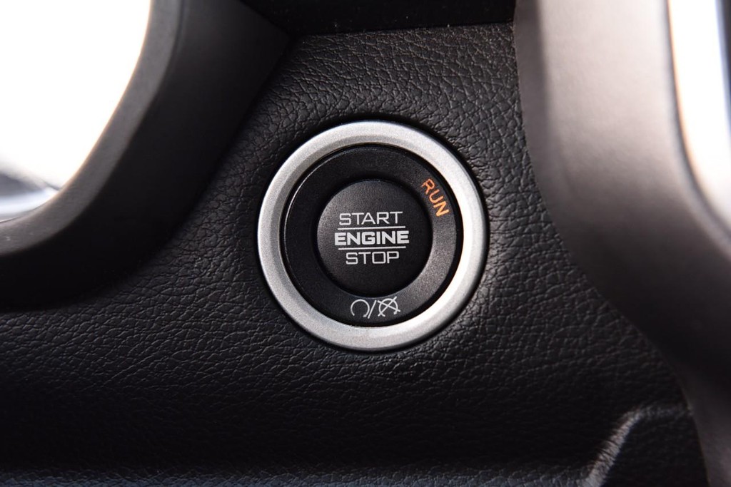 Ram 2500 Vehicle Full-screen Gallery Image 18