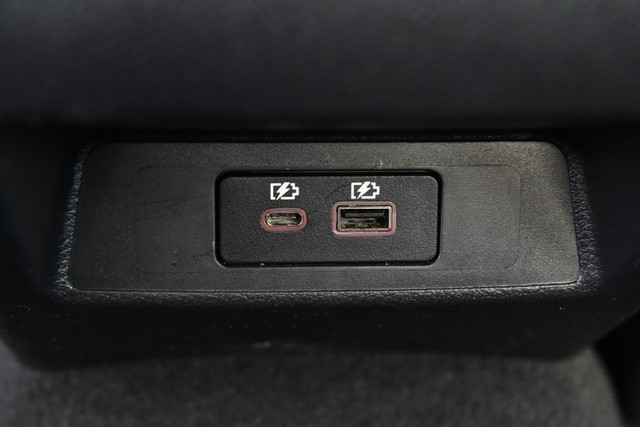 Nissan Altima Vehicle Image 21