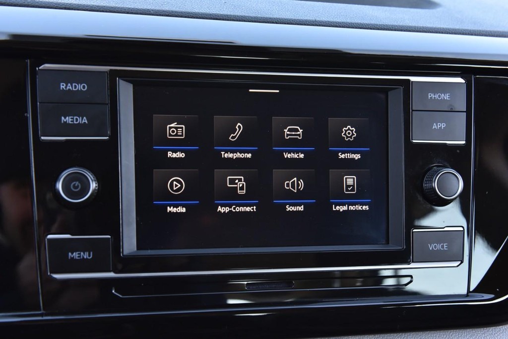 Volkswagen Taos Vehicle Full-screen Gallery Image 13