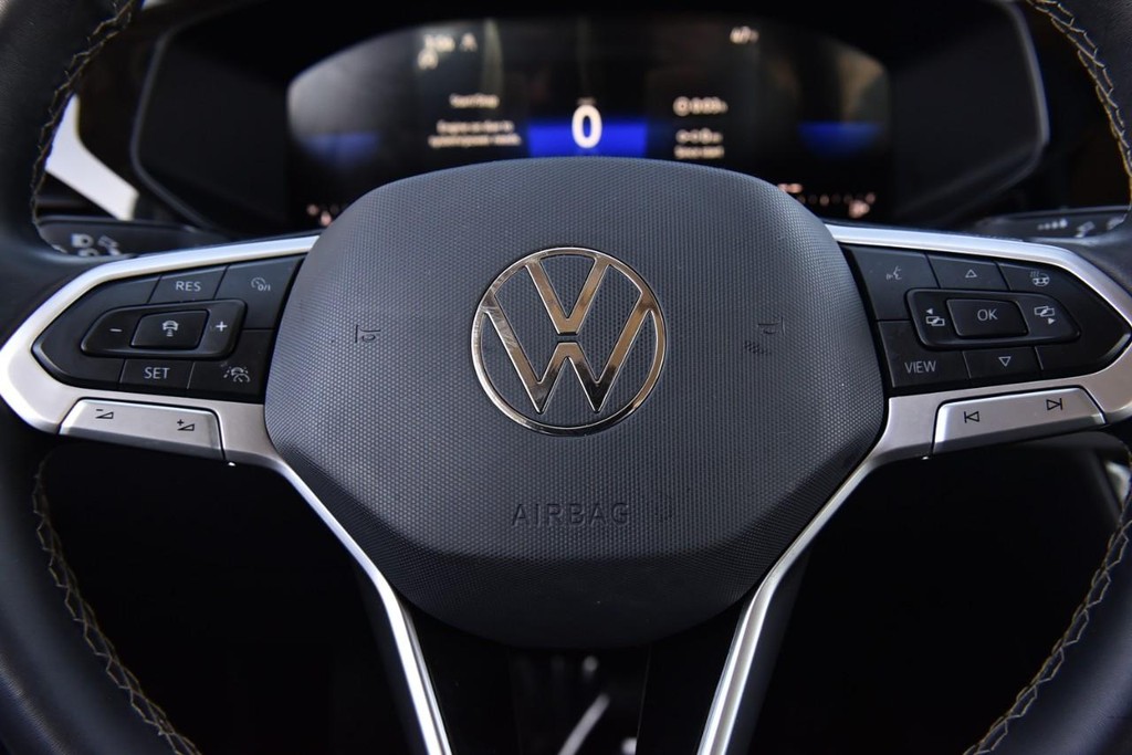 Volkswagen Taos Vehicle Full-screen Gallery Image 18