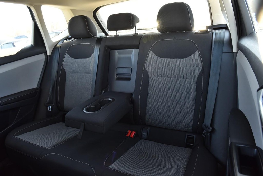 Volkswagen Taos Vehicle Full-screen Gallery Image 21