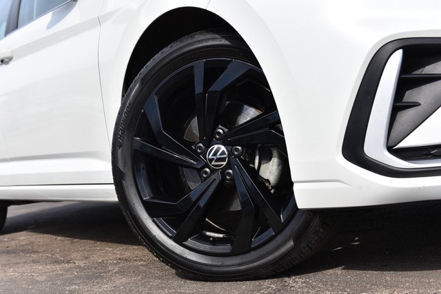 Volkswagen Jetta Vehicle Image 03