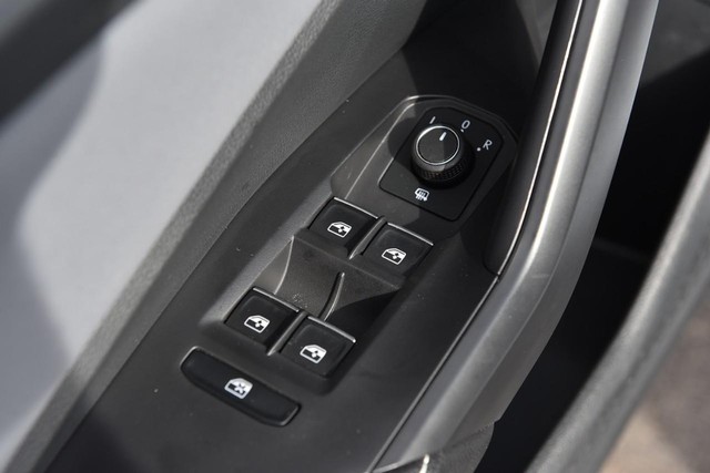 Volkswagen Jetta Vehicle Image 08