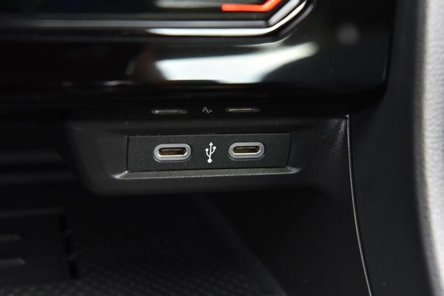 Volkswagen Jetta Vehicle Image 16