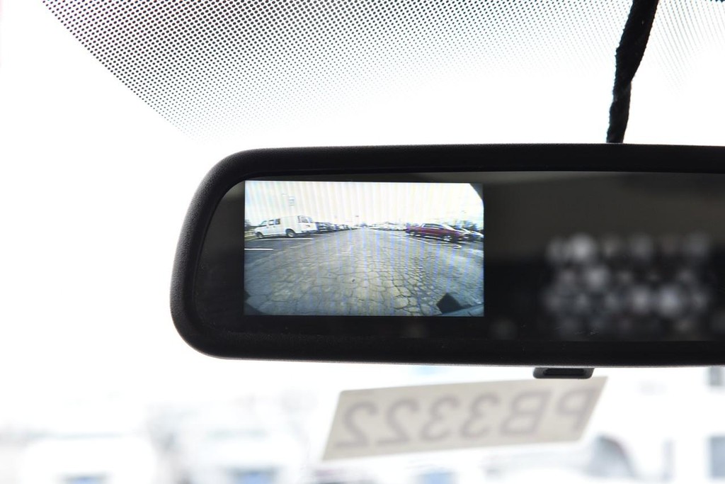 GMC Savana Cargo Van Vehicle Full-screen Gallery Image 13