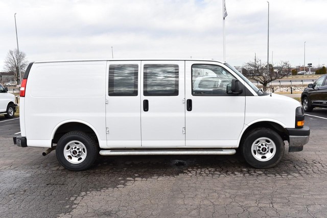 GMC Savana Cargo Van Vehicle Image 05
