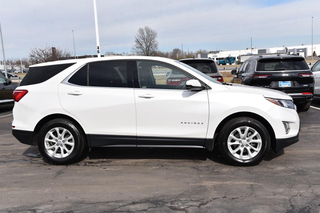 Chevrolet Equinox Vehicle Full-screen Gallery Image 5