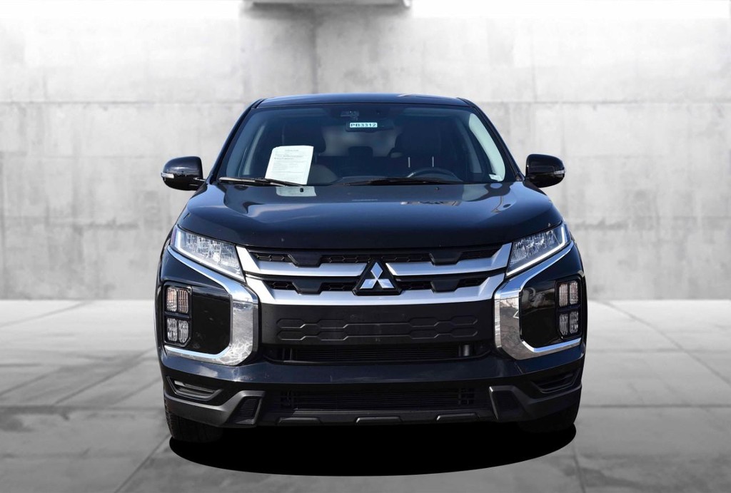 Mitsubishi Outlander Sport Vehicle Full-screen Gallery Image 4