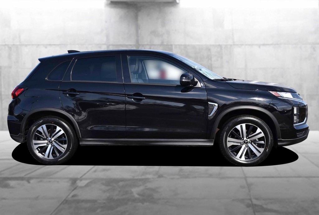 Mitsubishi Outlander Sport Vehicle Full-screen Gallery Image 5