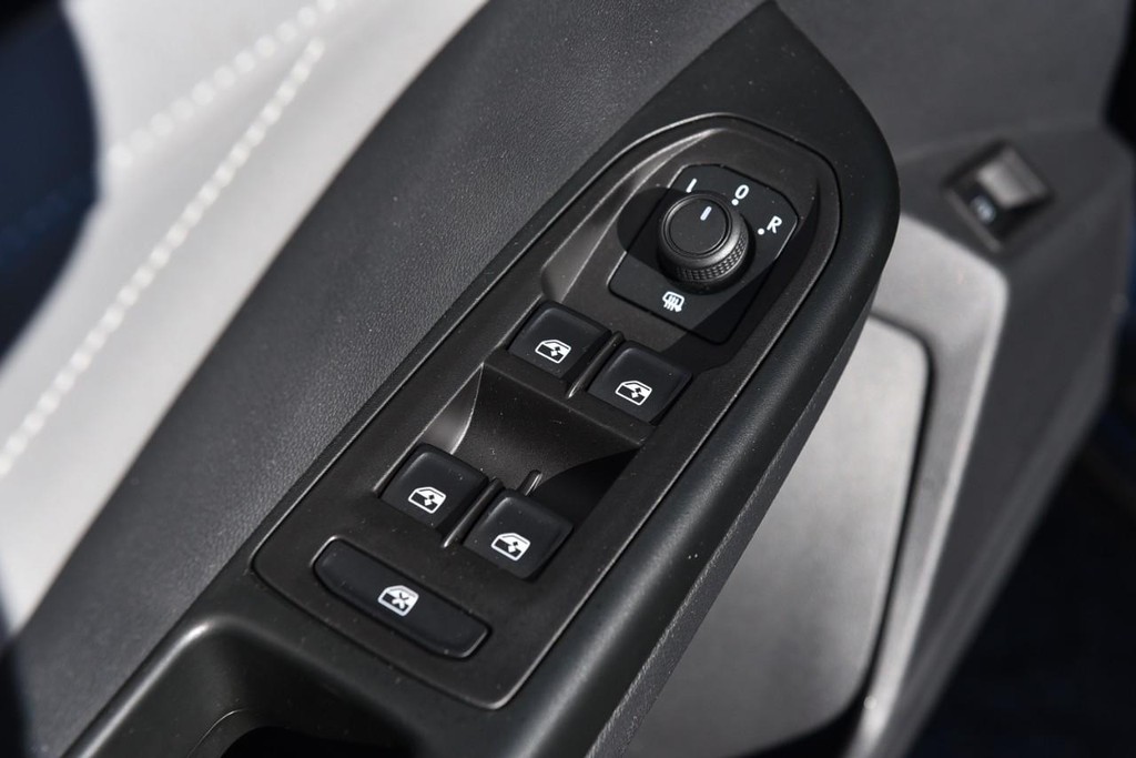 Volkswagen Taos Vehicle Full-screen Gallery Image 8