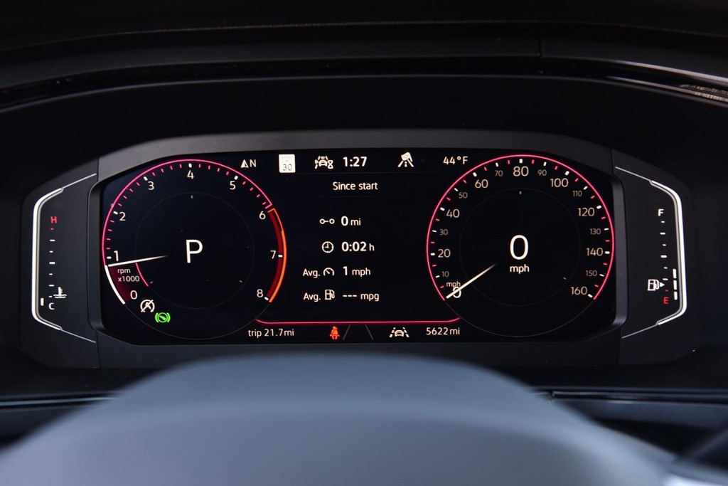 Volkswagen Taos Vehicle Full-screen Gallery Image 12