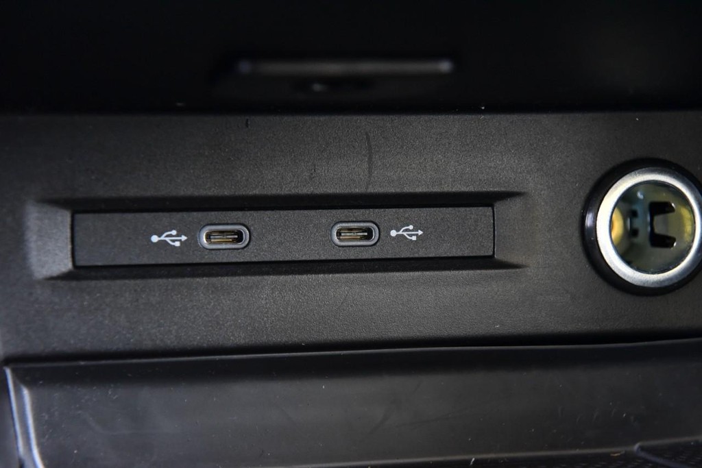 Volkswagen Taos Vehicle Full-screen Gallery Image 16