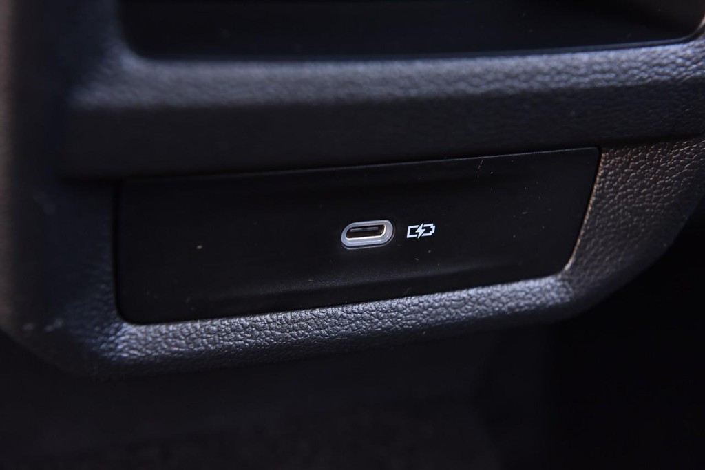 Volkswagen Taos Vehicle Full-screen Gallery Image 25