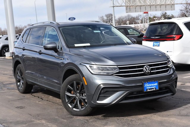 Volkswagen Tiguan Vehicle Image 02