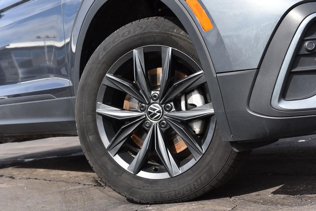 Volkswagen Tiguan Vehicle Image 03