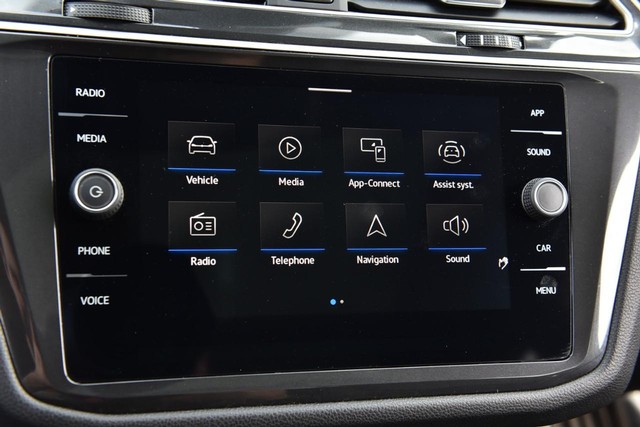 Volkswagen Tiguan Vehicle Image 14