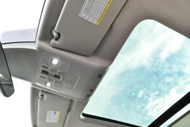 Volkswagen Tiguan Vehicle Image 21