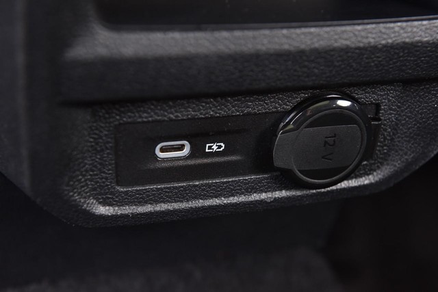 Volkswagen Tiguan Vehicle Image 24