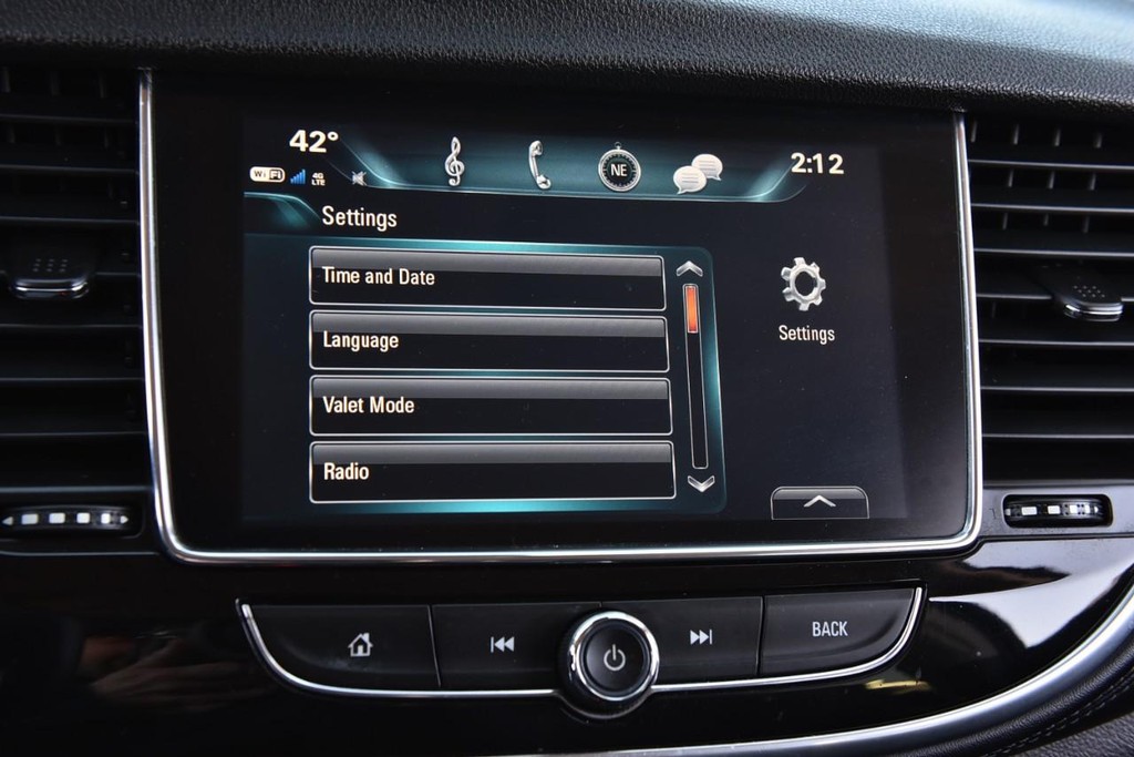 Buick Encore Vehicle Full-screen Gallery Image 12