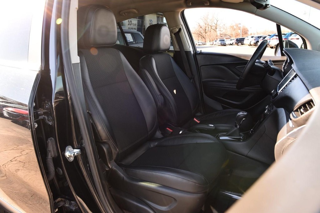 Buick Encore Vehicle Full-screen Gallery Image 17