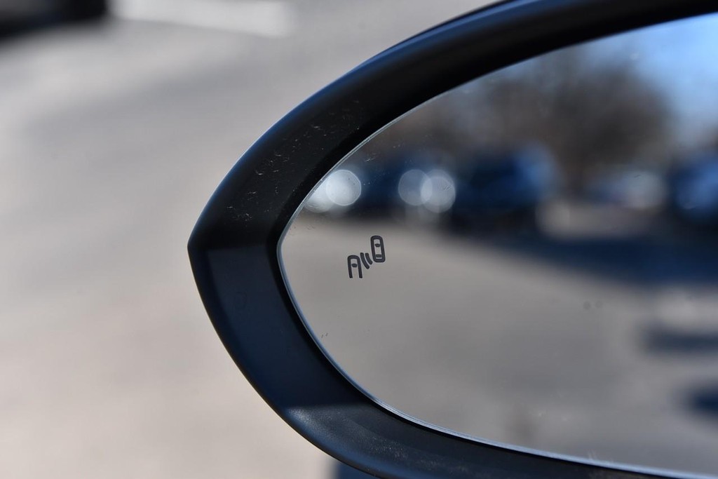 Volkswagen Jetta Vehicle Full-screen Gallery Image 10