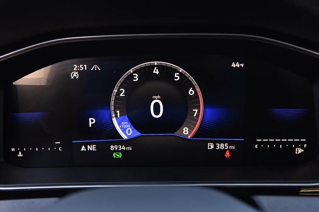 Volkswagen Jetta Vehicle Full-screen Gallery Image 12