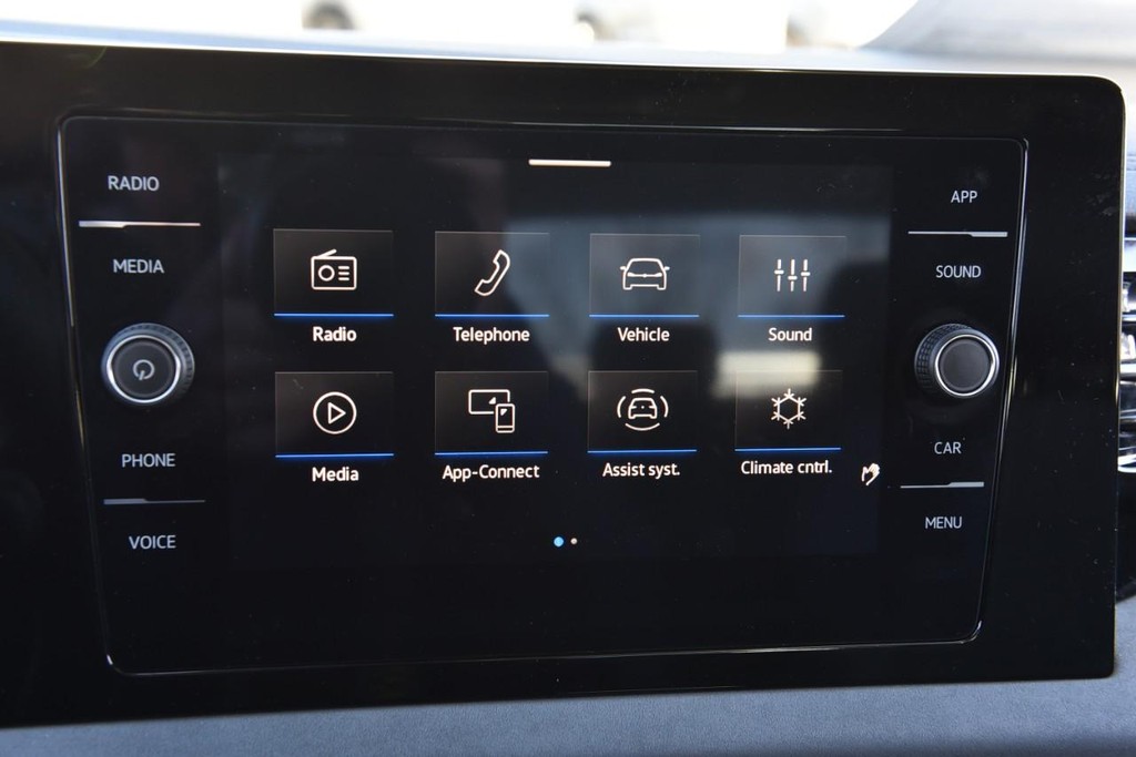 Volkswagen Jetta Vehicle Full-screen Gallery Image 14