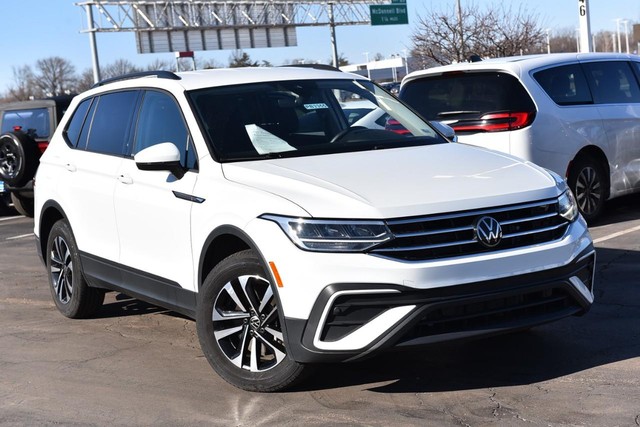 Volkswagen Tiguan Vehicle Image 02