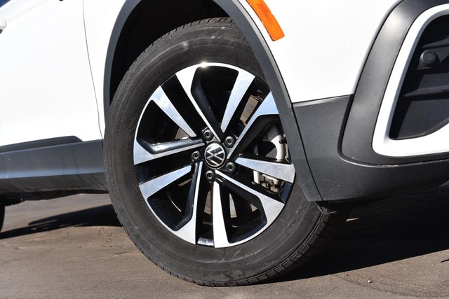 Volkswagen Tiguan Vehicle Image 03