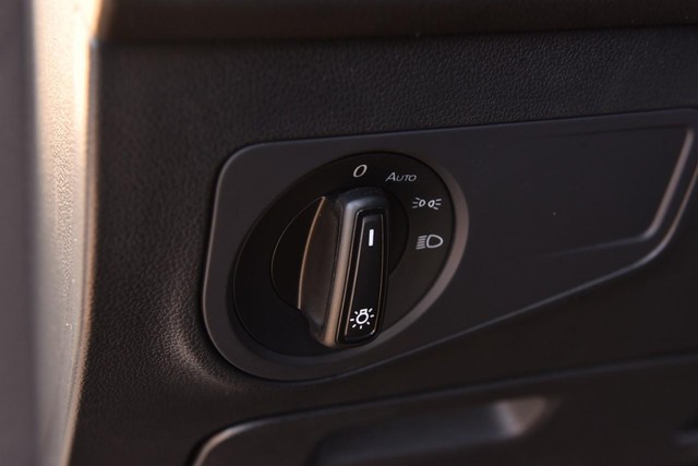 Volkswagen Tiguan Vehicle Image 10