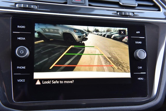 Volkswagen Tiguan Vehicle Image 12