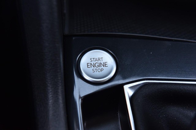 Volkswagen Tiguan Vehicle Image 16