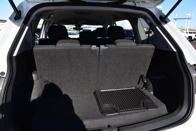 Volkswagen Tiguan Vehicle Image 23