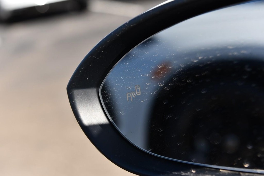 Volkswagen Jetta Vehicle Full-screen Gallery Image 10