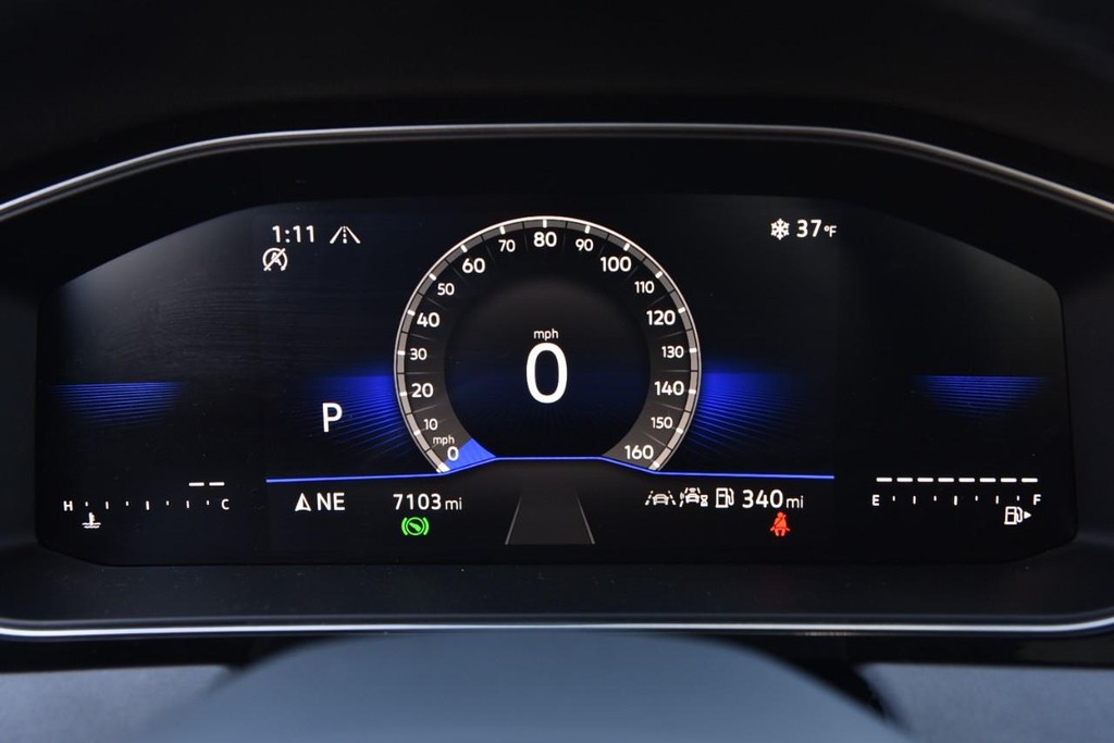 Volkswagen Jetta Vehicle Full-screen Gallery Image 12