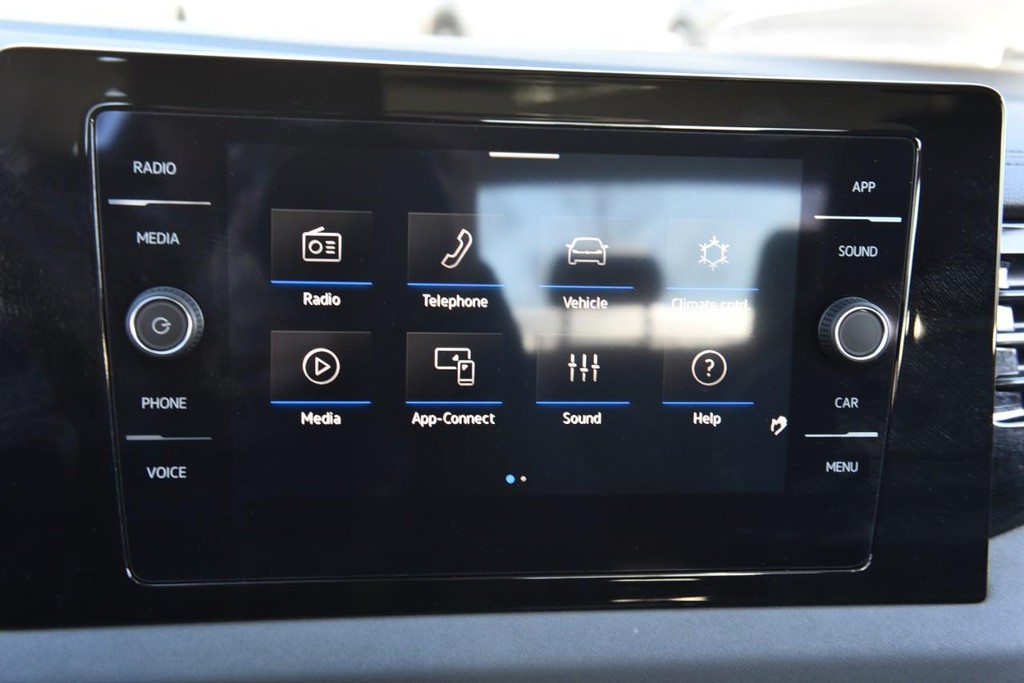 Volkswagen Jetta Vehicle Full-screen Gallery Image 14