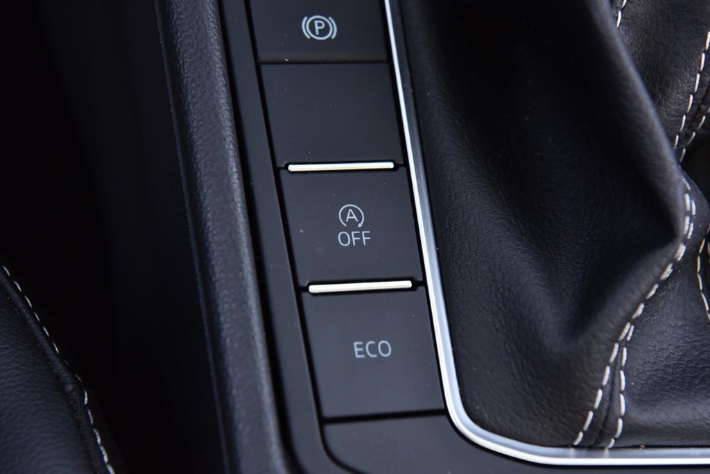 Volkswagen Jetta Vehicle Full-screen Gallery Image 18