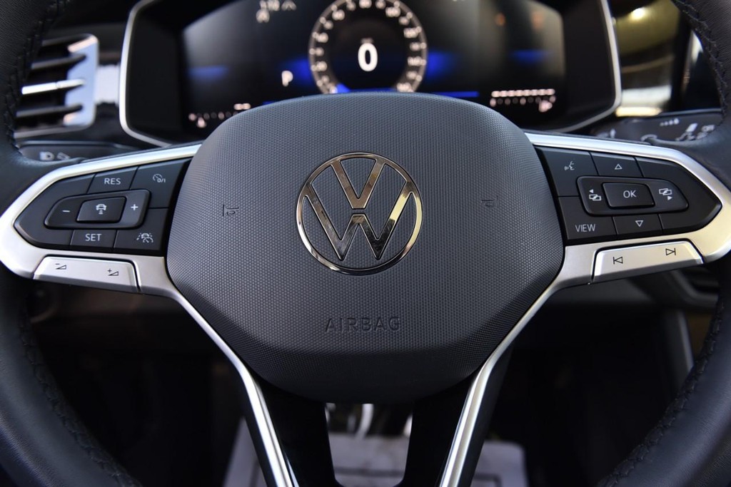 Volkswagen Jetta Vehicle Full-screen Gallery Image 19