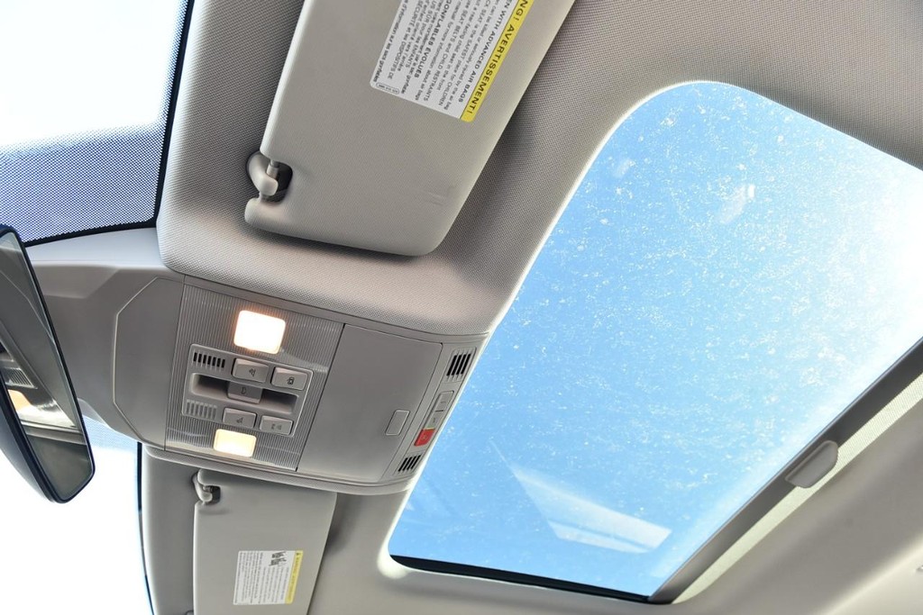 Volkswagen Jetta Vehicle Full-screen Gallery Image 22