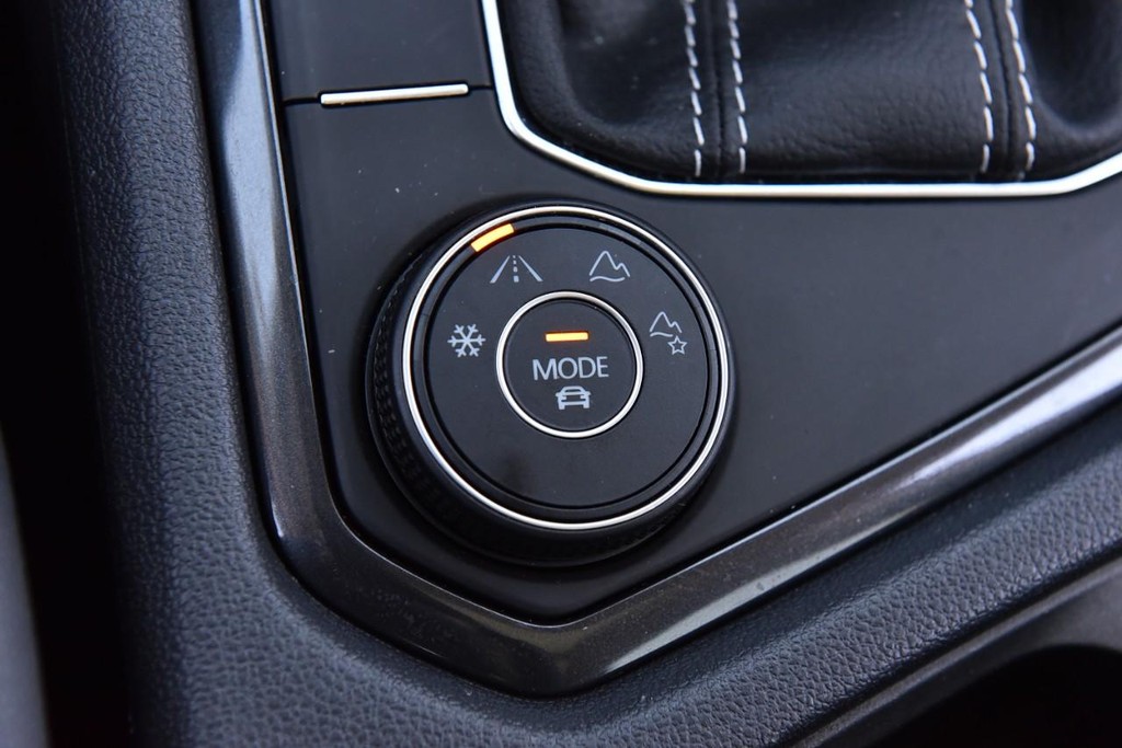 Volkswagen Tiguan Vehicle Full-screen Gallery Image 19