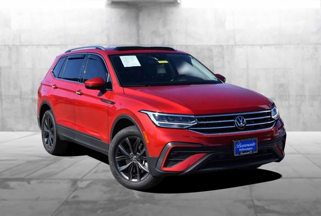 Volkswagen Tiguan Vehicle Image 02