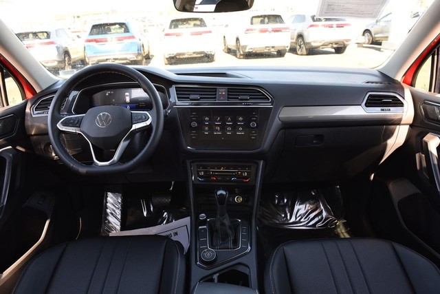 Volkswagen Tiguan Vehicle Image 07