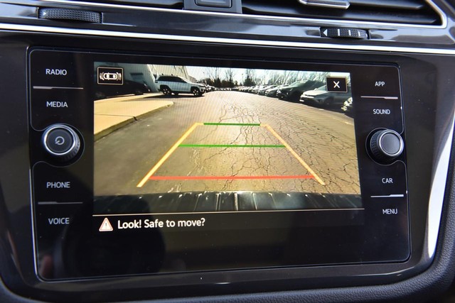 Volkswagen Tiguan Vehicle Image 14